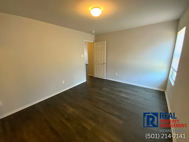 41 Winter Valley Cv — Photo 9