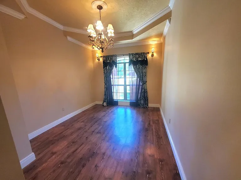 571 Rodeo Dr — Photo 9