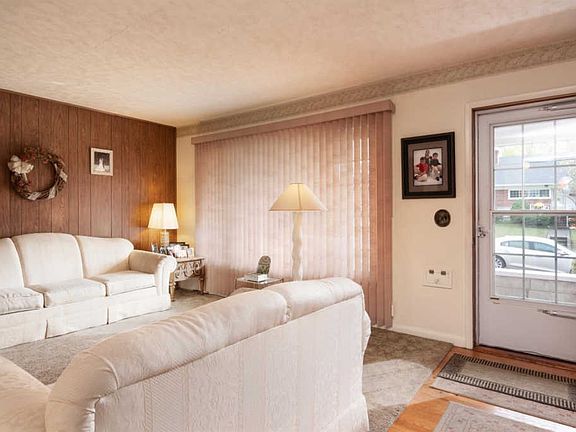 5th image of 3663 Edgebrook Dr