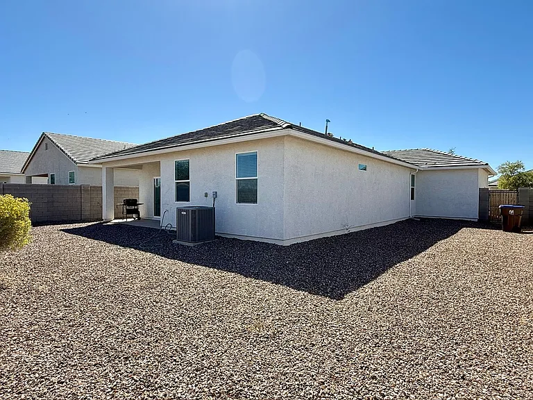 2207 S 46th St — Photo 33
