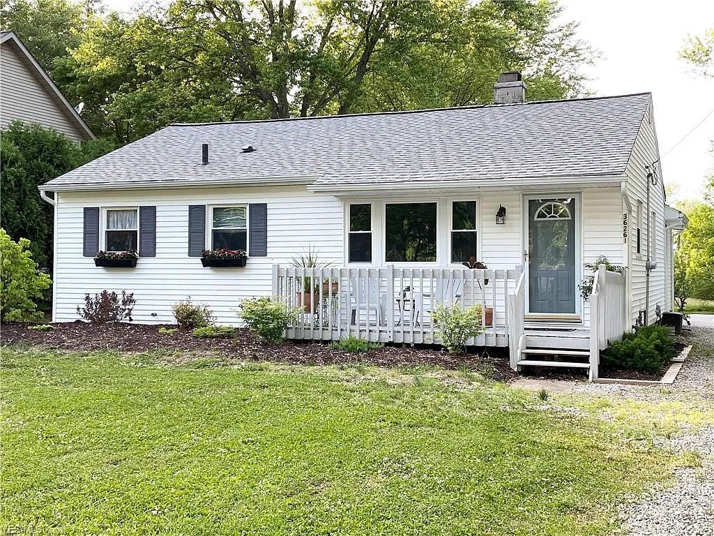 36261 Eddy Rd photo 1