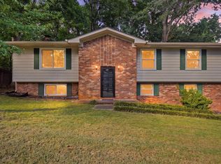 809 N Valleywood Cir, Hixson, TN 37343