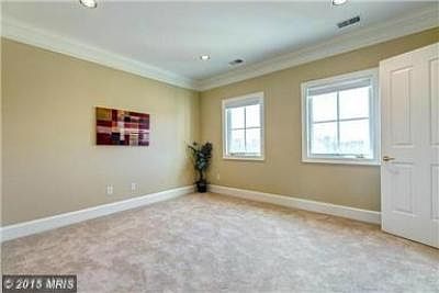 4th image of 5 Mark Meadow Ct