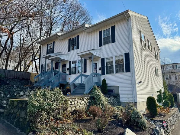 234 Dunedin St, Cranston, RI 02920