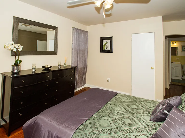 Washington Park Apartments — Photo 11