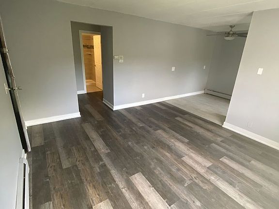 3rd image of 4308 Hamilton Ave #11