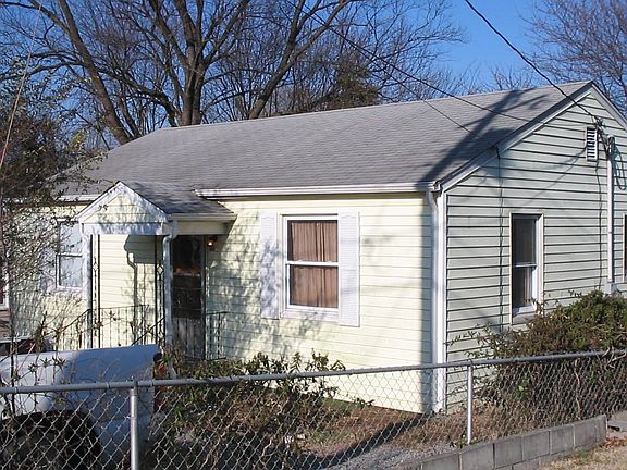 2nd image of 2606 Waverly St