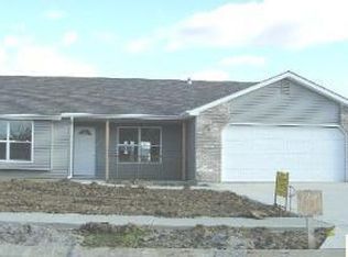 805 W 2nd St, Garrett, IN 46738