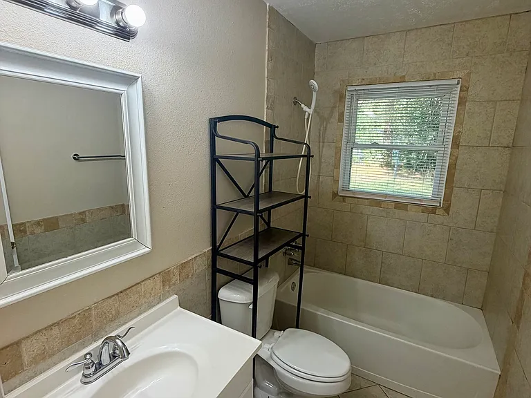 814 Crestwood Ter — Photo 19