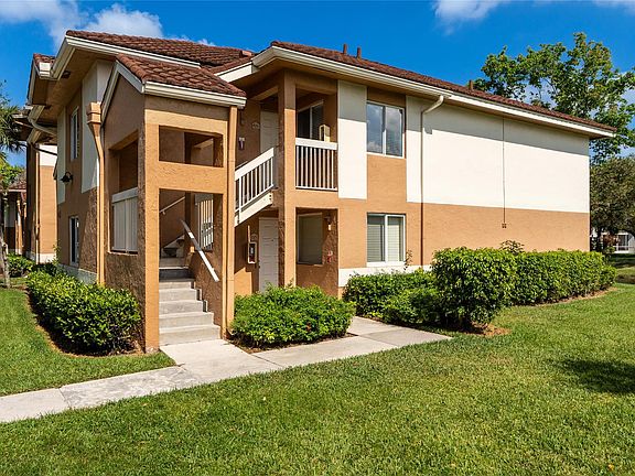 2nd image of 876 NW 92nd Avenue #876