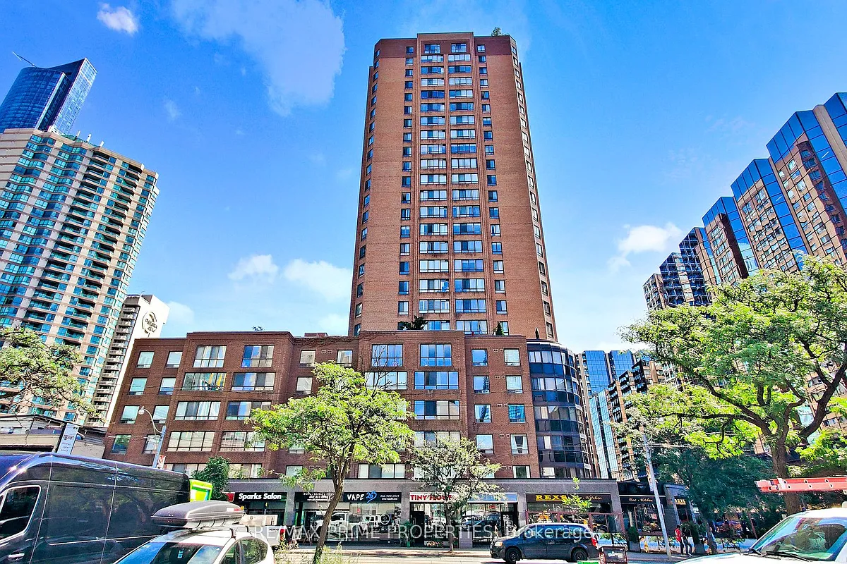 Building Photo - 633 Bay St #2516