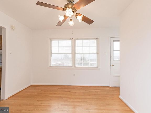 5th image of 342 Logan Cir