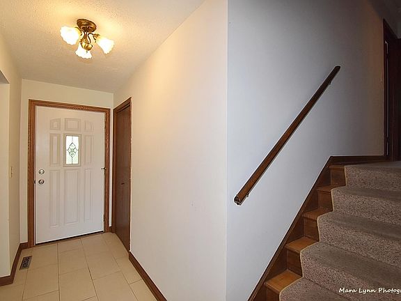 4th image of 3N249 Joan Dr