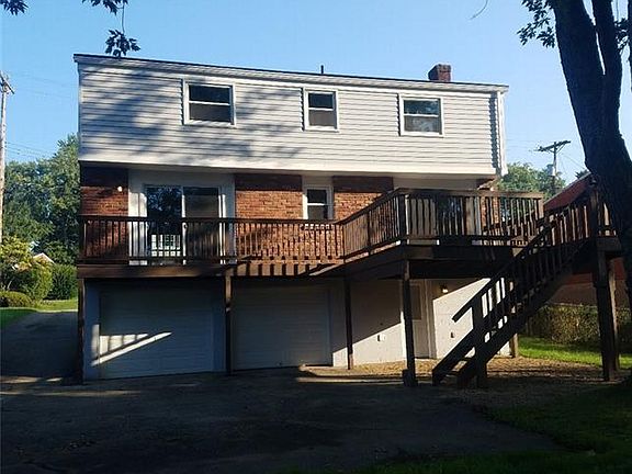 2nd image of 146 Crescent Garden Dr