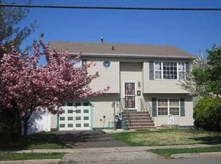 65 Post Blvd, Carteret, NJ 07008
