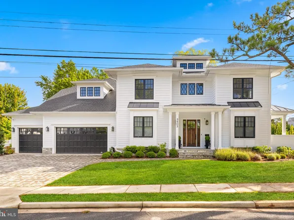 3403 N John Marshall Dr, Arlington, VA 22207