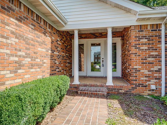 4th image of 105 Colooney Cir #105