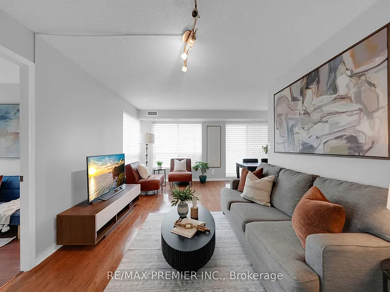 51 Baffin Ct #220 — Photo 28