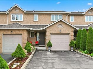 1310 Upper Wentworth St #10, Hamilton, ON L9A5J3
