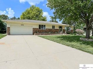 1206 S 169th St, Omaha, NE 68130