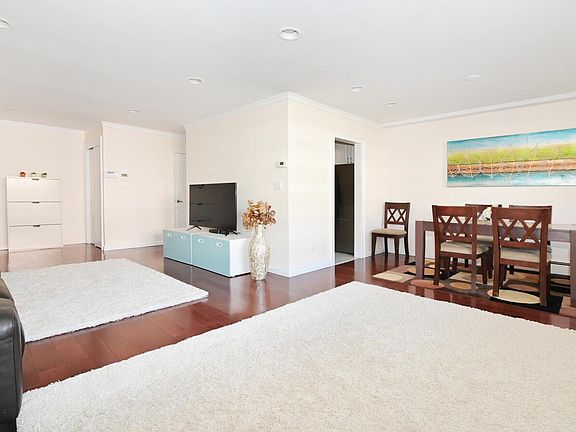 3rd image of 50 Hill Park Ave APT 1F
