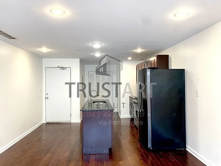 1816 N Front St #B — Photo 7