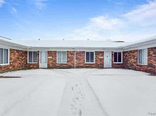 29759 Park Place Dr, Warren, MI 48093