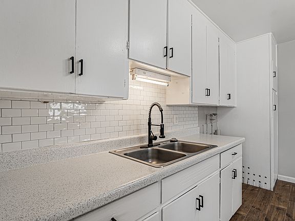 5th image of 1008 4th St