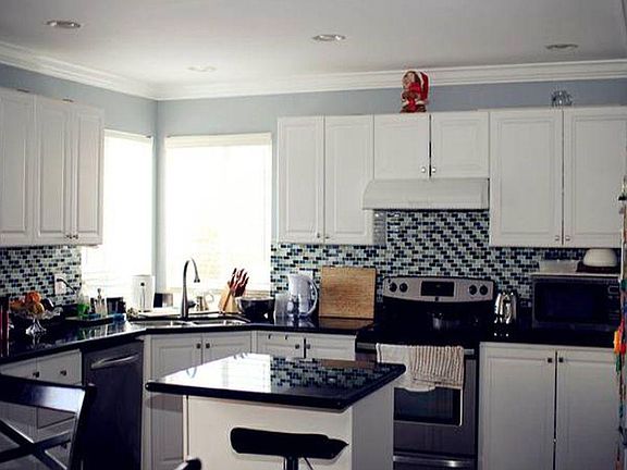 5th image of 24218 SE 10th Pl