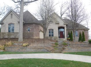 5736 Bellshire Ln, Clarkston, MI