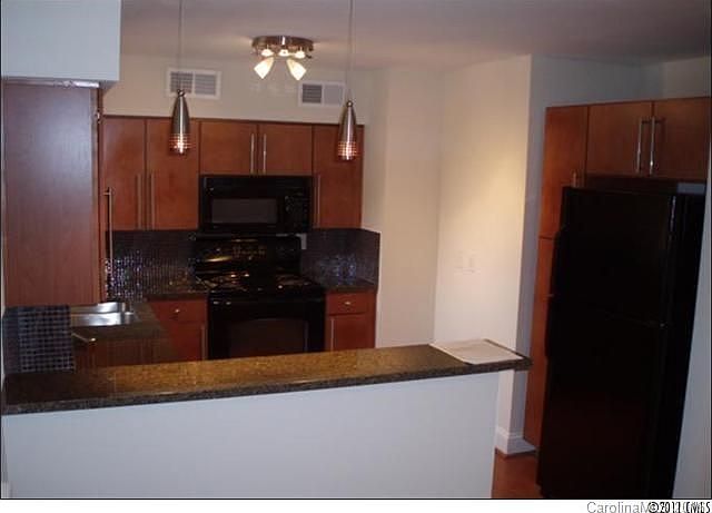 2nd image of 2431 Vail Ave APT B5