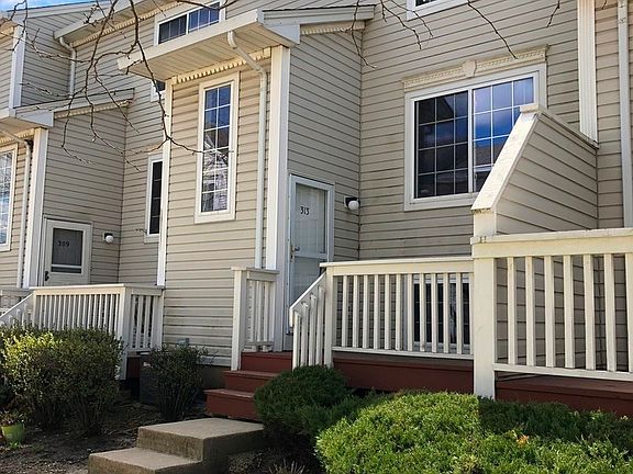 2nd image of 313 Peachtree Ct #313