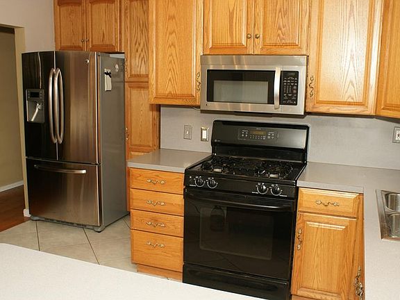 5th image of 23457 Easterling Ave