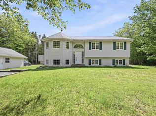 219 Monarch Dr, Beaver Bank, NS B4E 3J1