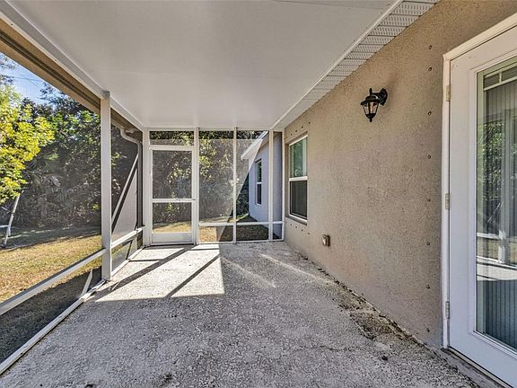 5th image of 1074 Marcus St