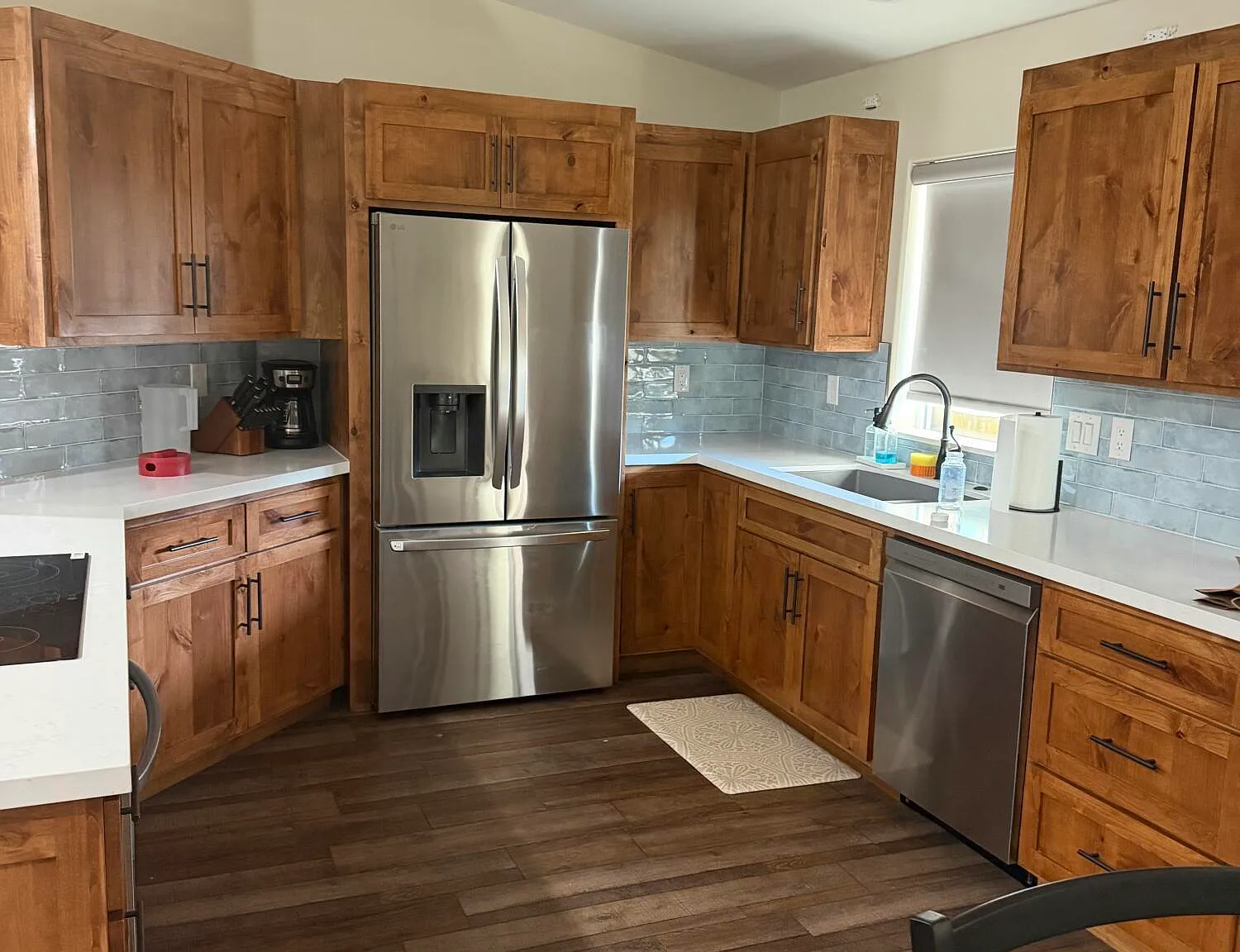 3 bed, 2.0 bath, 1319 sqft, $2,350 — Photo 2