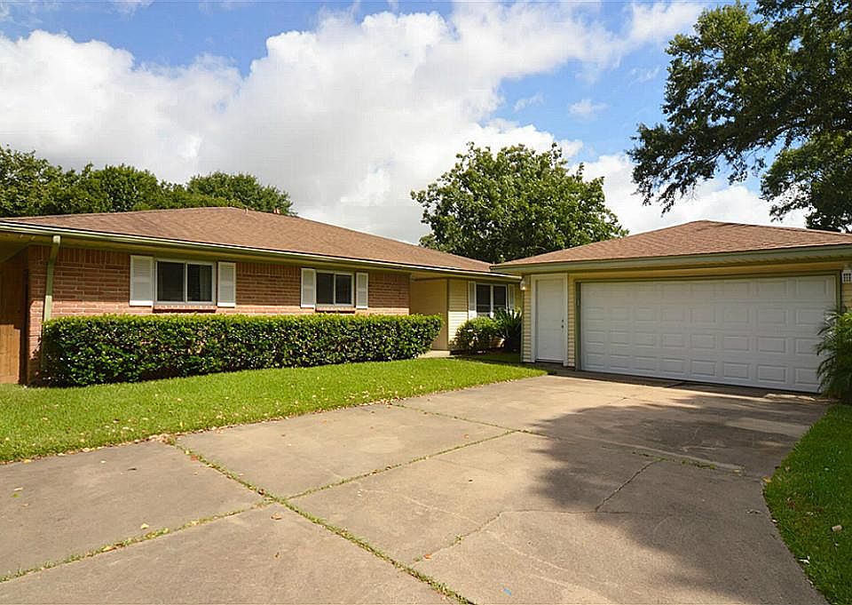 1st image of 4402 N Heron Dr