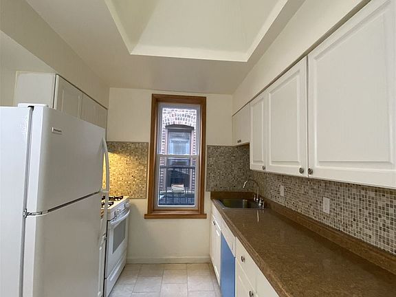 4th image of 254 Clendenny Ave APT 6