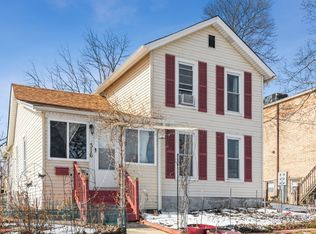 316 N Crystal St, Elgin, IL