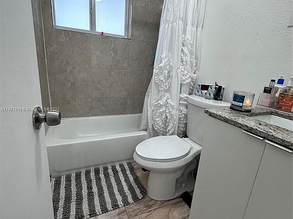 4th image of 1950 NW 32nd St #3