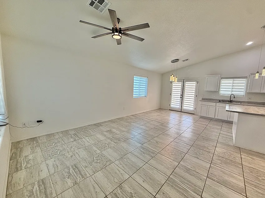 3 bed, $1,695 — Photo 3