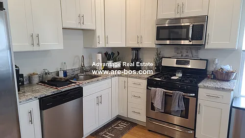 121 Webster Ave #4 Photo 1