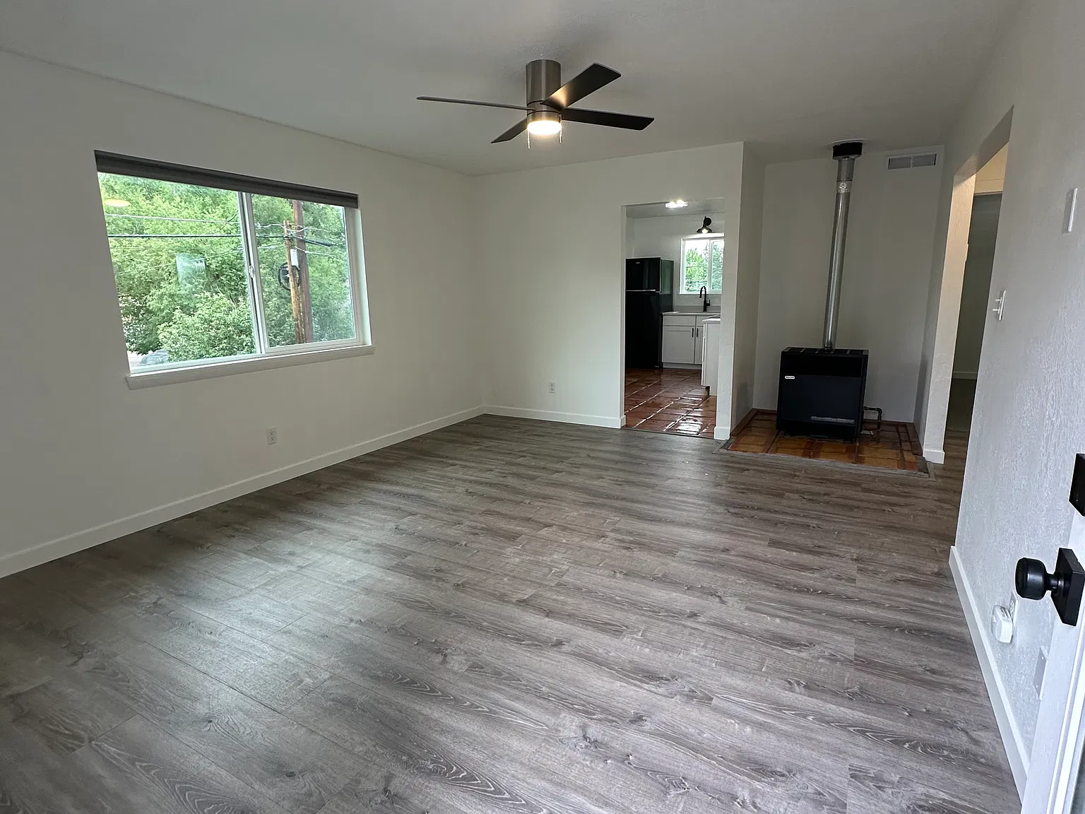 2 bed, 700 sqft, $1,800 — Photo 3