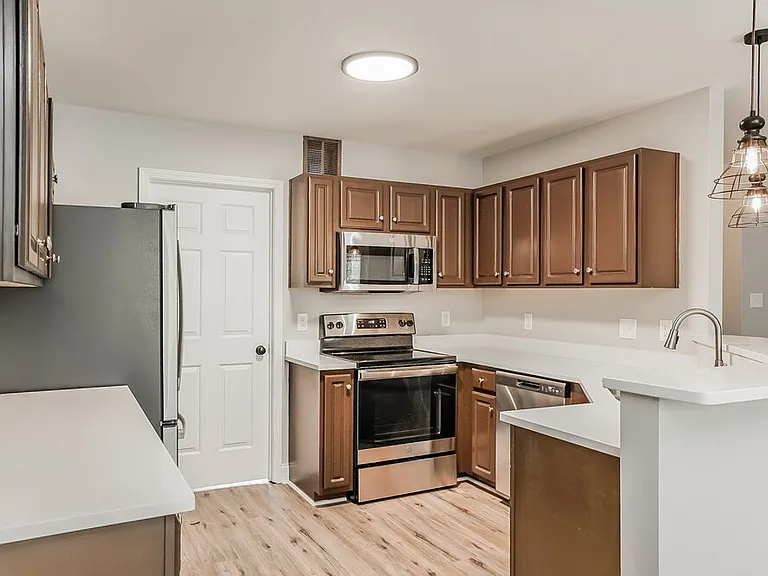 143 Locket Dr — Photo 6