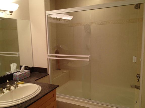5th image of 215 E Newton St #B