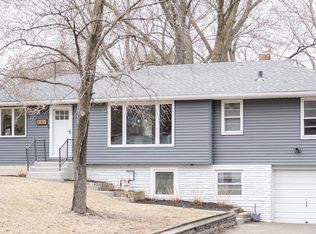 683 Belmont Ln W, Roseville, MN 55113