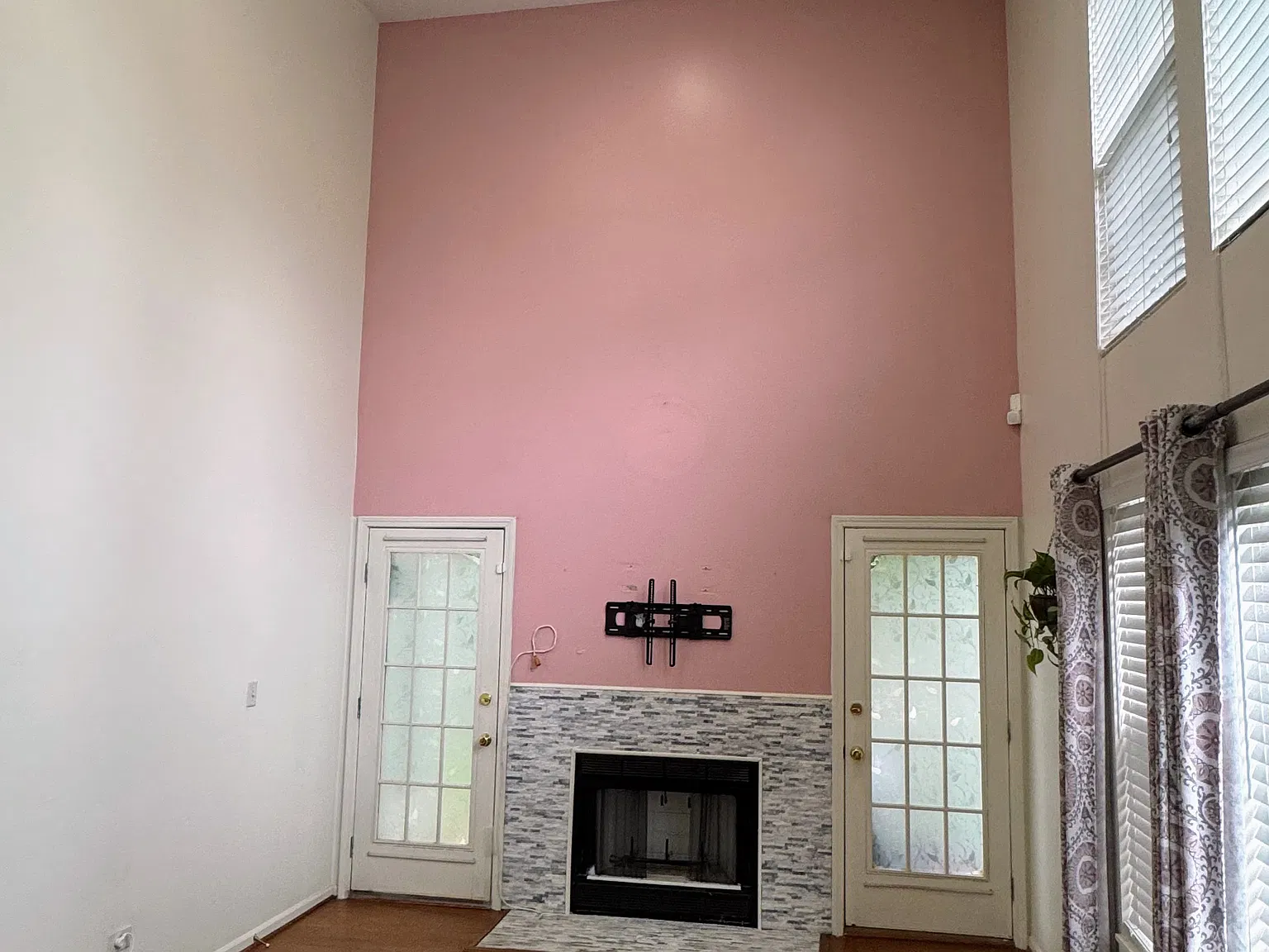 3 bed, 2.5 bath, 2056 sqft, $3,200 — Photo 3