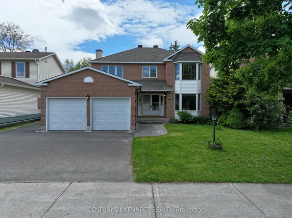 848 Fairlawn Ave, Ottawa, ON K2A 4C2