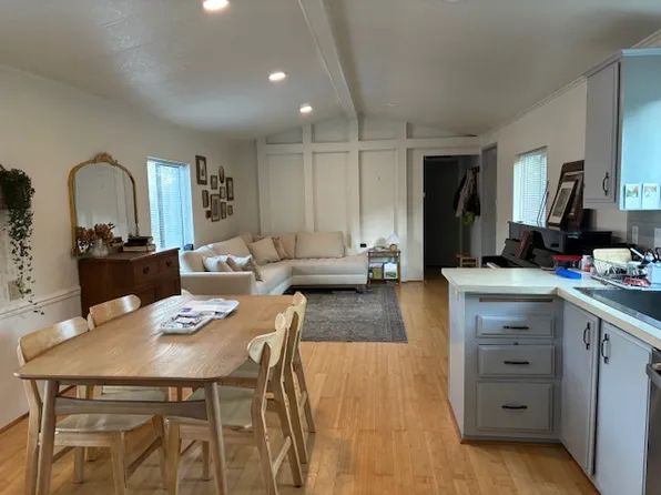 8645 SE 156th Ave #A, Happy Valley, OR 97086