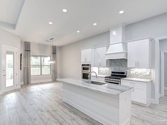 5th image of 7703 Freesia Cir